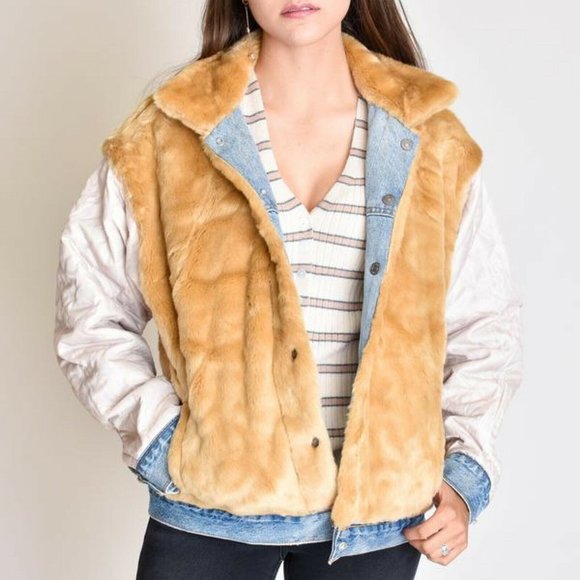 *SOLD OUT*Levis Oversized Fur Trucker Jean Jacket - Picture 11 of 13